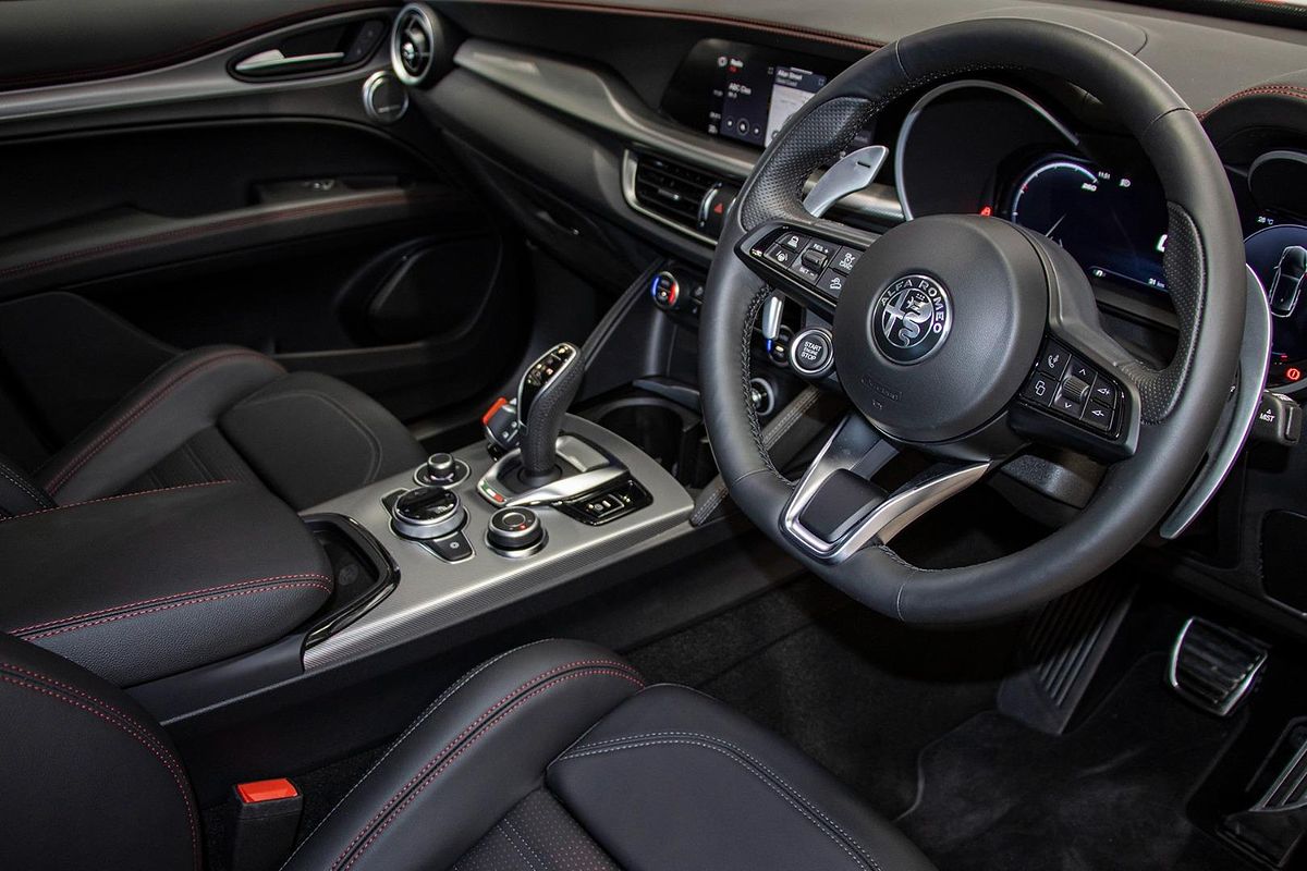 2025 Alfa Romeo Stelvio Tributo Italiano Series 5