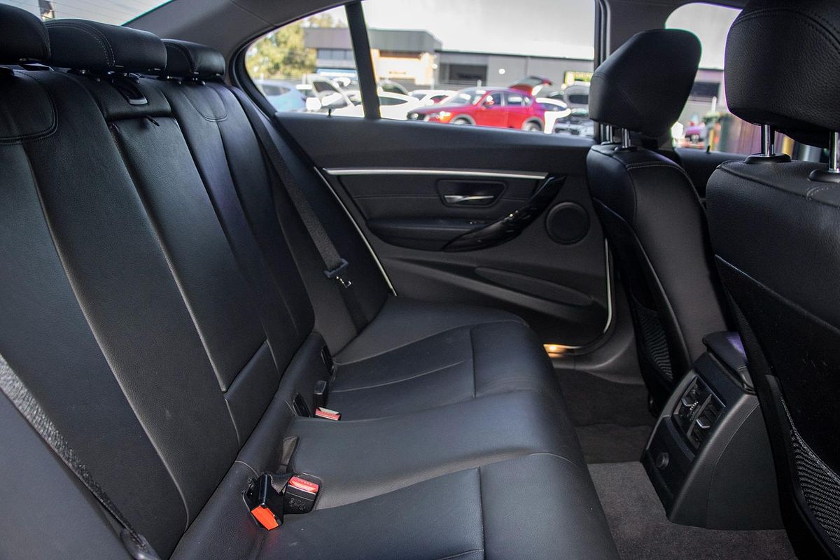 2015 BMW 3 Series 330i Luxury Line F30 LCI