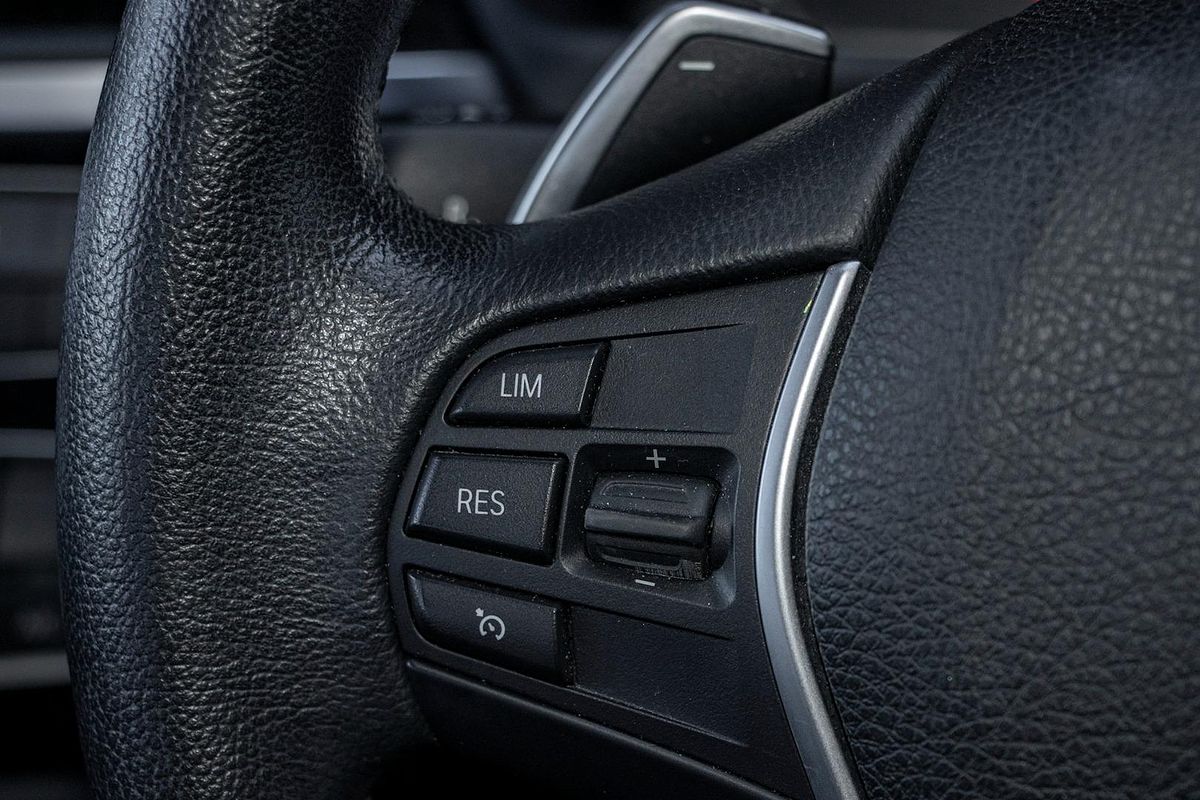 2015 BMW 3 Series 330i Luxury Line F30 LCI