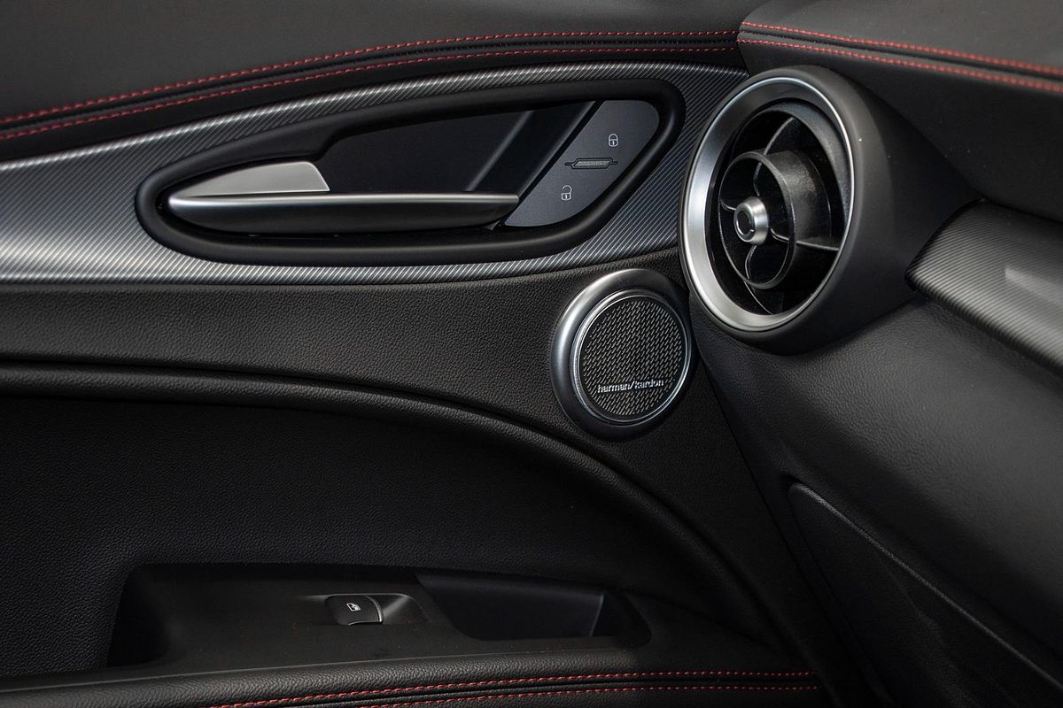 2025 Alfa Romeo Stelvio Tributo Italiano Series 5