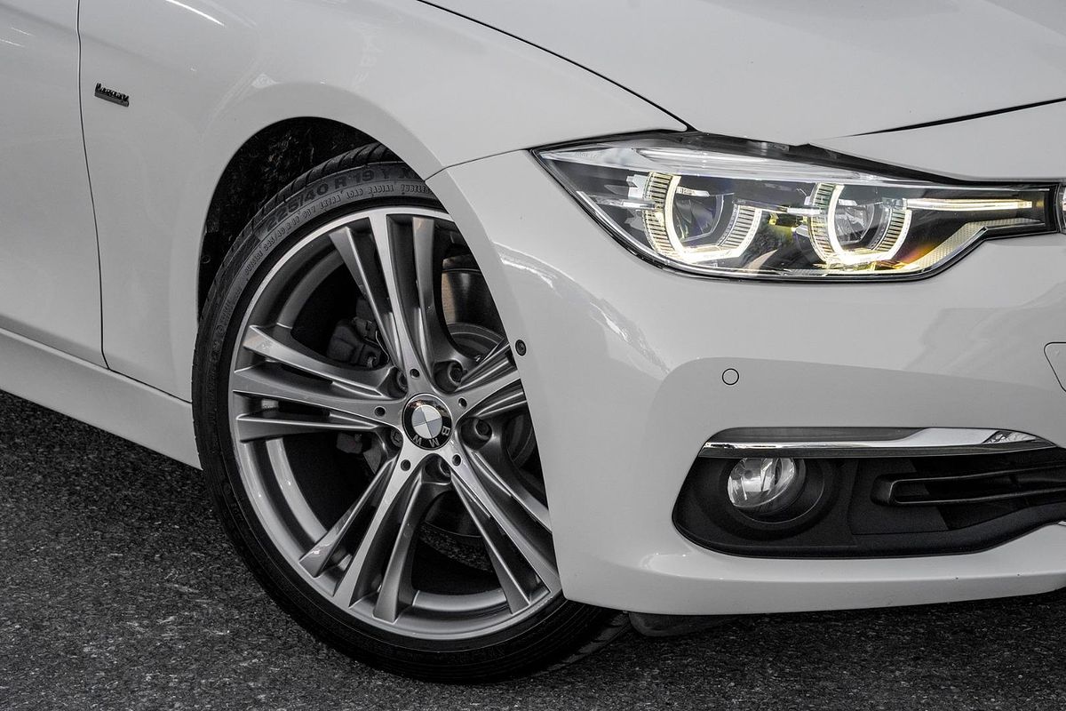 2015 BMW 3 Series 330i Luxury Line F30 LCI