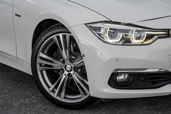 2015 BMW 3 Series 330i Luxury Line F30 LCI