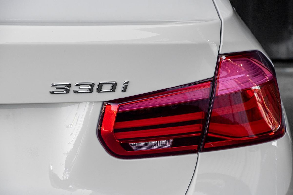 2015 BMW 3 Series 330i Luxury Line F30 LCI