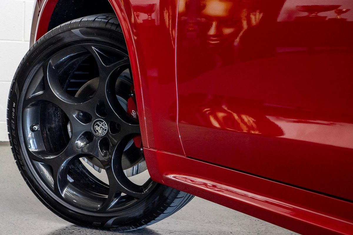 2025 Alfa Romeo Stelvio Tributo Italiano Series 5