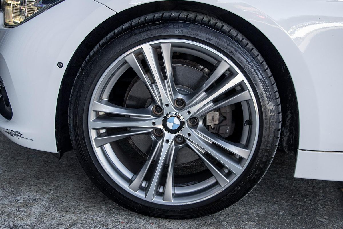 2015 BMW 3 Series 330i Luxury Line F30 LCI