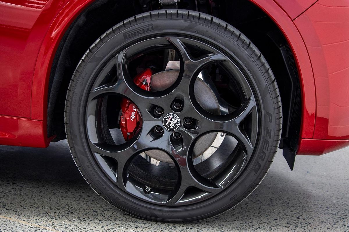 2025 Alfa Romeo Stelvio Tributo Italiano Series 5