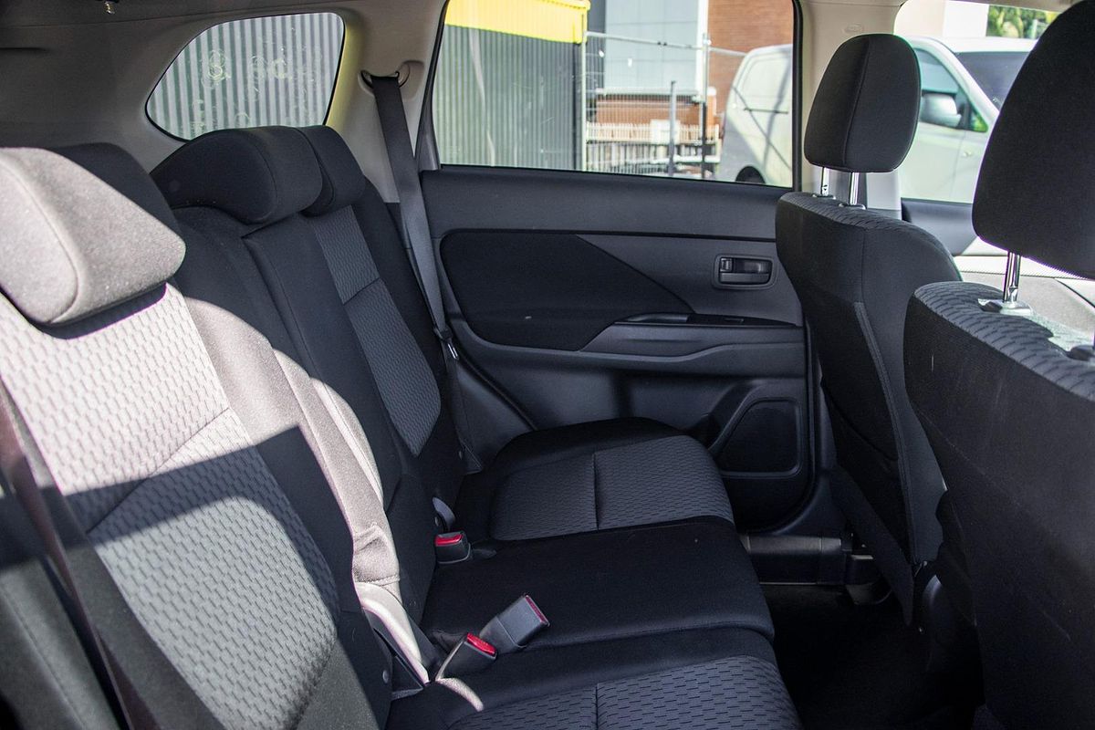 2012 Mitsubishi Outlander LS ZJ