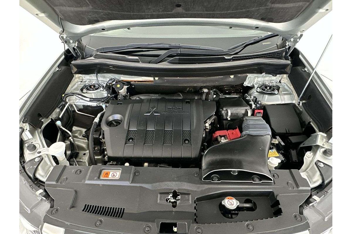 2020 Mitsubishi Outlander LS ZL