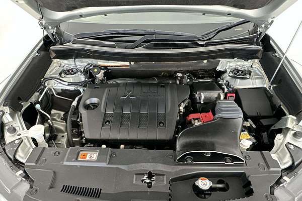 2020 Mitsubishi Outlander LS ZL