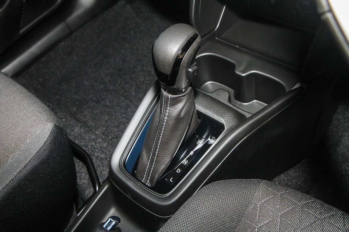 2025 Suzuki Swift Hybrid Plus UZ