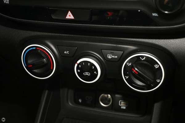 2025 Hyundai Venue Active QX.V5