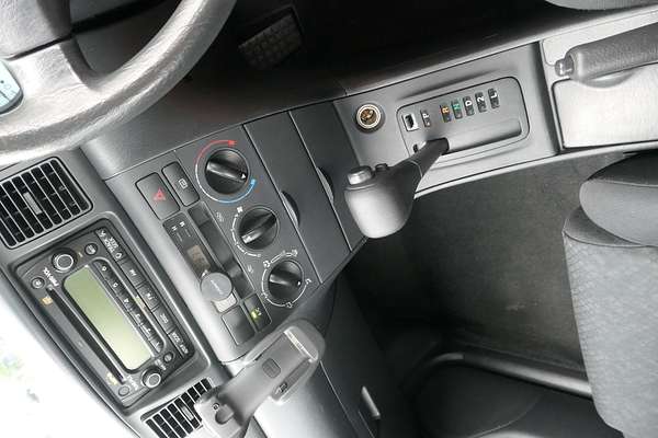 2004 Toyota Corolla Ascent ZZE122R