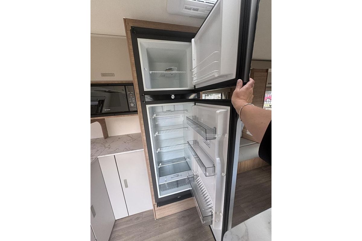 2025 Jayco Silverline 21.65-4.Sl-My25