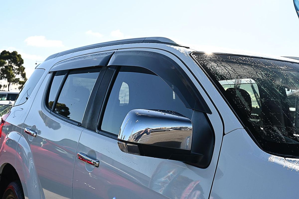 2017 Isuzu MU-X LS-T