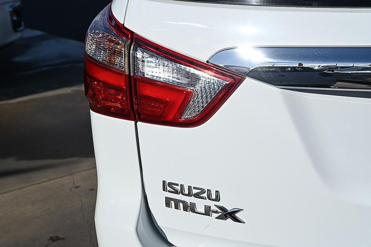 2017 Isuzu MU-X LS-T