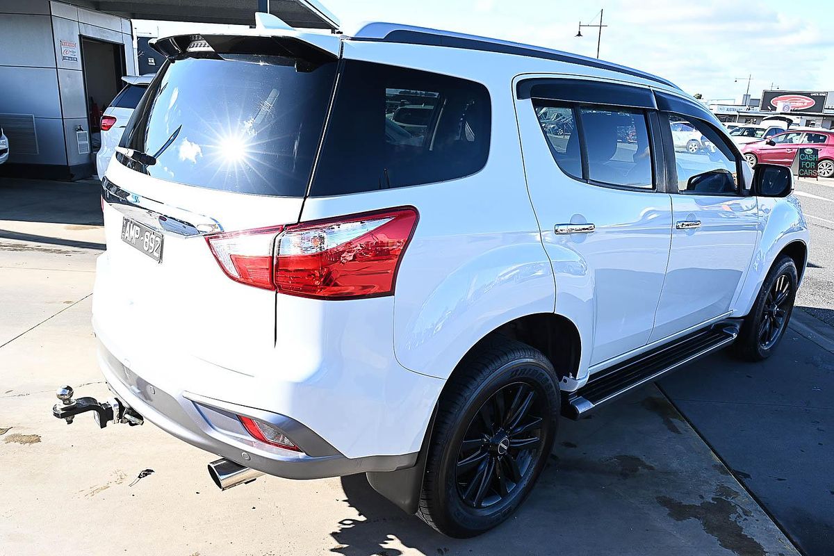 2017 Isuzu MU-X LS-T