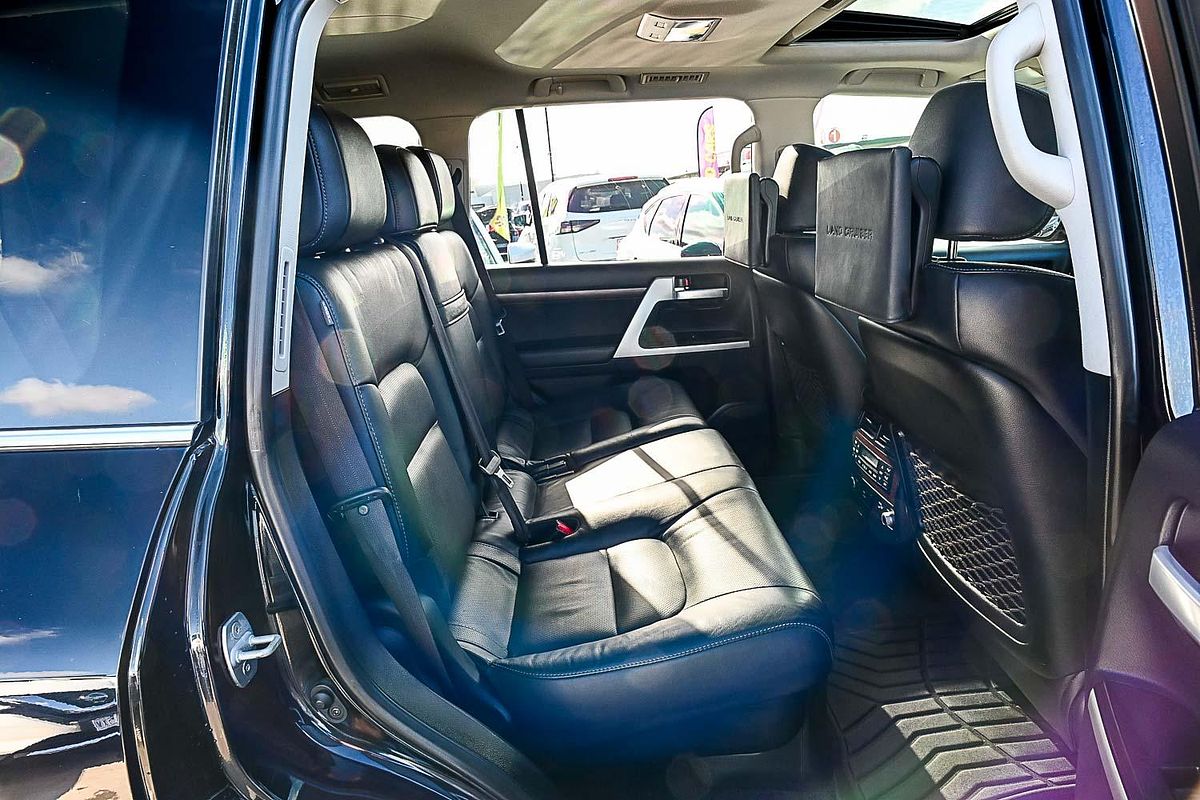 2017 Toyota Landcruiser Sahara VDJ200R