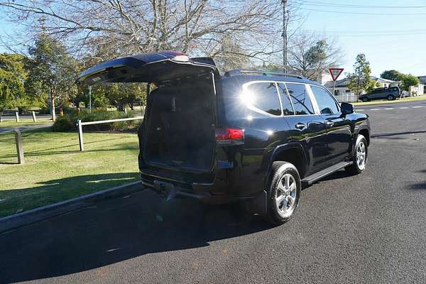 2023 Toyota Landcruiser Sahara FJA300R
