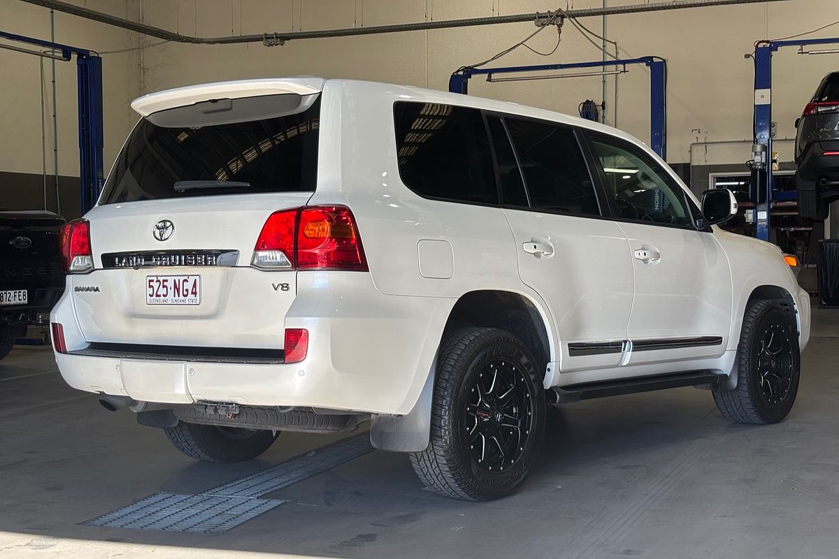 2014 Toyota Landcruiser Sahara VDJ200R