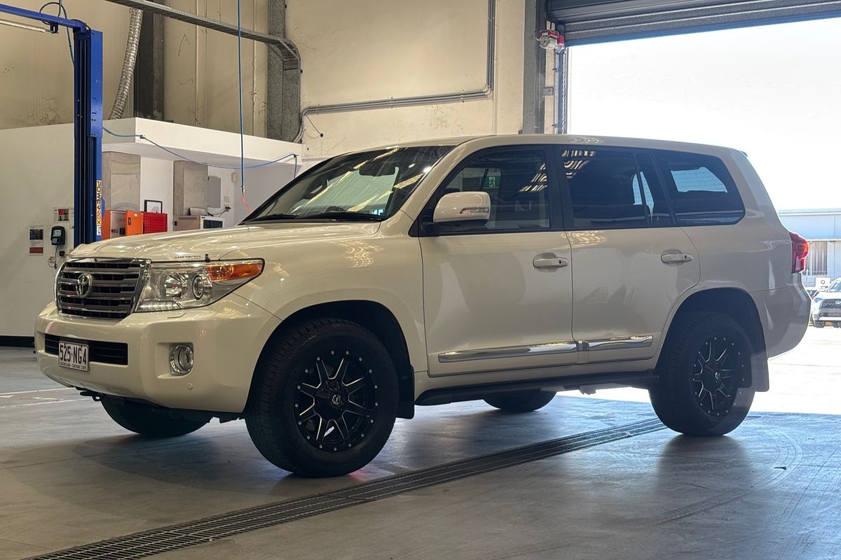 2014 Toyota Landcruiser Sahara VDJ200R