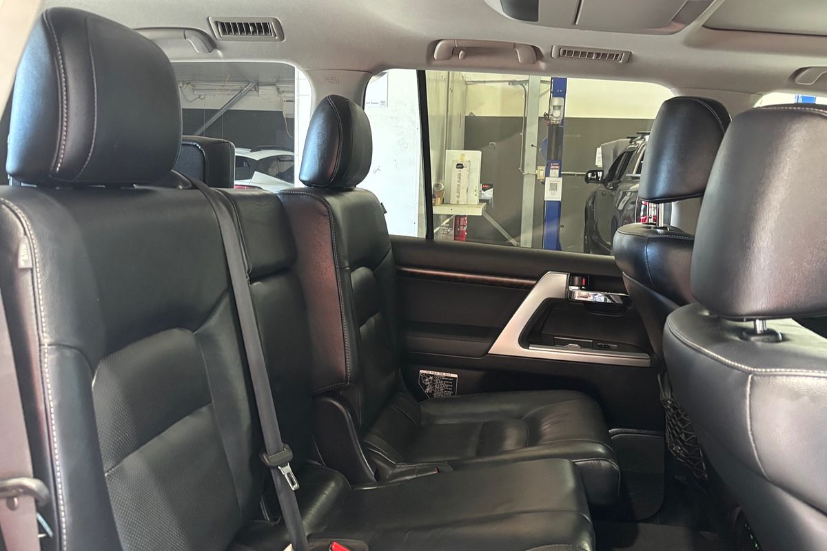 2014 Toyota Landcruiser Sahara VDJ200R