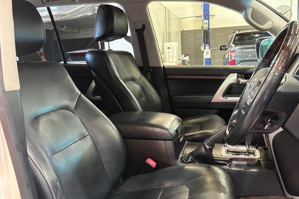 2014 Toyota Landcruiser Sahara VDJ200R