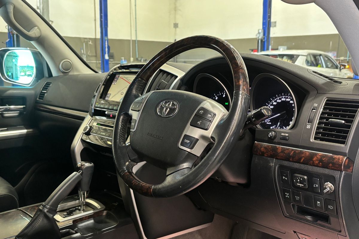 2014 Toyota Landcruiser Sahara VDJ200R