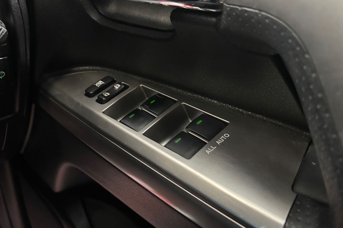 2014 Toyota Landcruiser Sahara VDJ200R