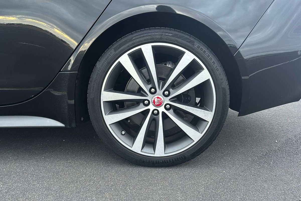 2018 Jaguar XE 30t 300 Sport X760