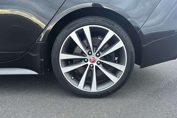 2018 Jaguar XE 30t 300 Sport X760