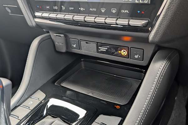 2025 Isuzu MU-X X-TERRAIN
