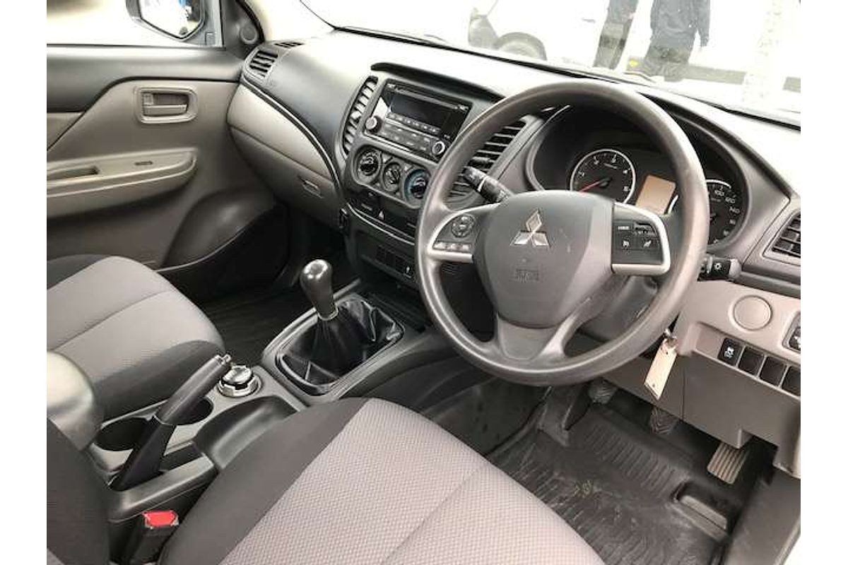 2015 Mitsubishi Triton GLX MN 4X4