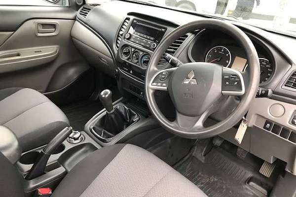 2015 Mitsubishi Triton GLX MN 4X4