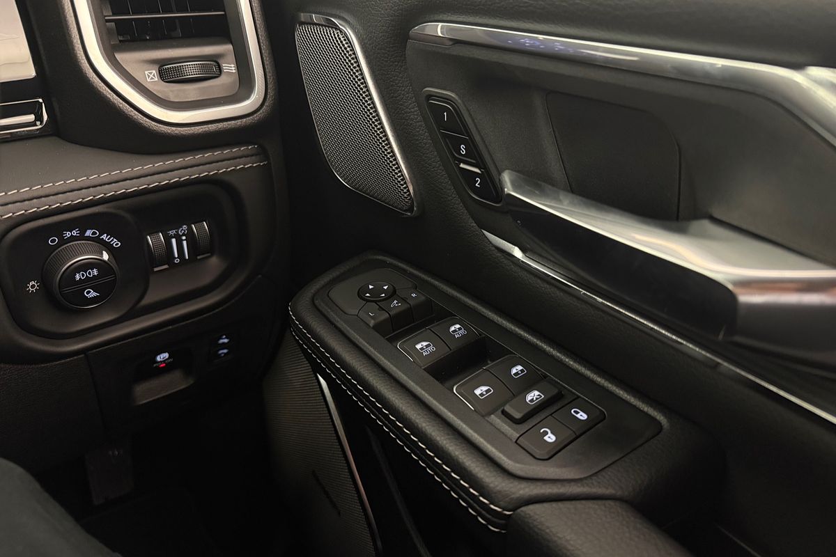 2025 RAM DT6P9821H.25