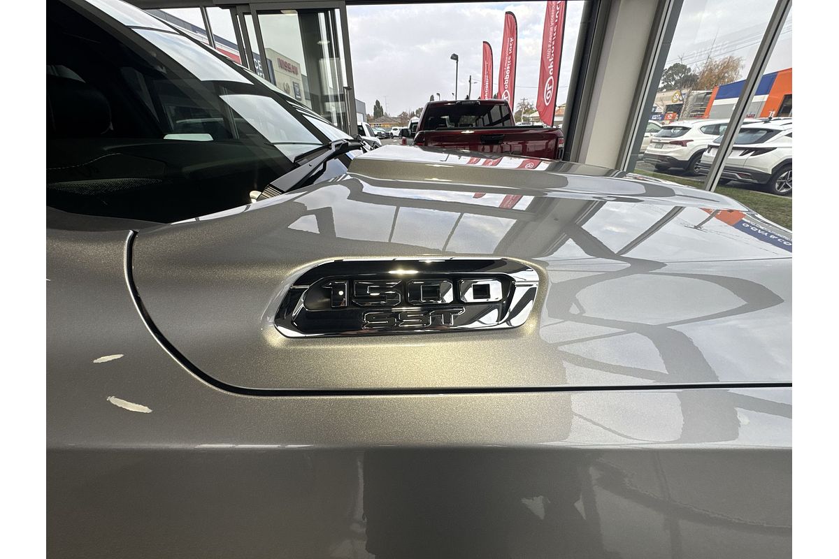 2025 RAM 1500 Laramie Sport Hurricane SO RamBox DT 4X4 SWB