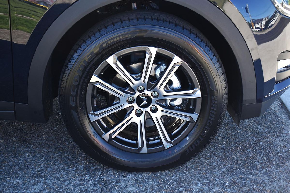 2025 Mahindra XUV700 AX7L