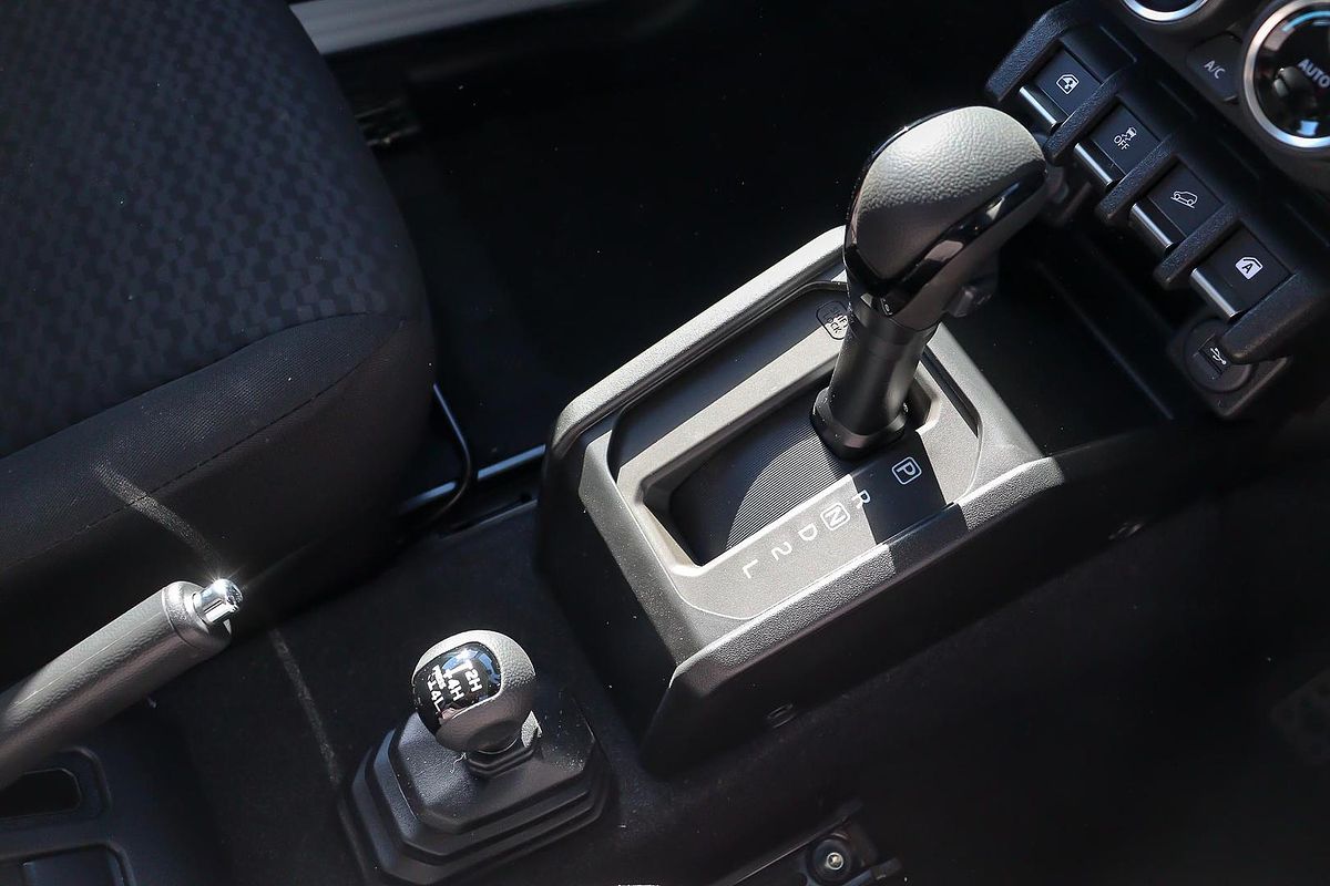2024 Suzuki Jimny GLX GJ
