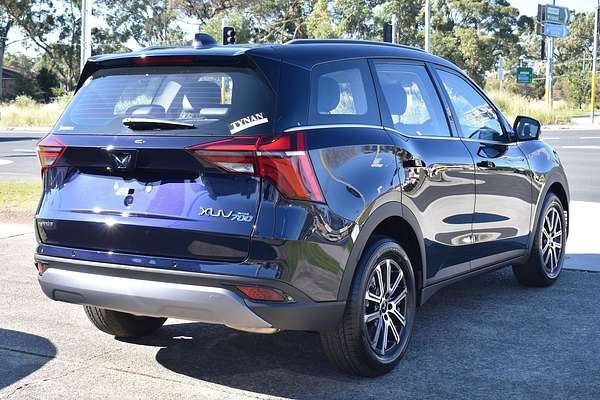 2025 Mahindra XUV700 AX7L