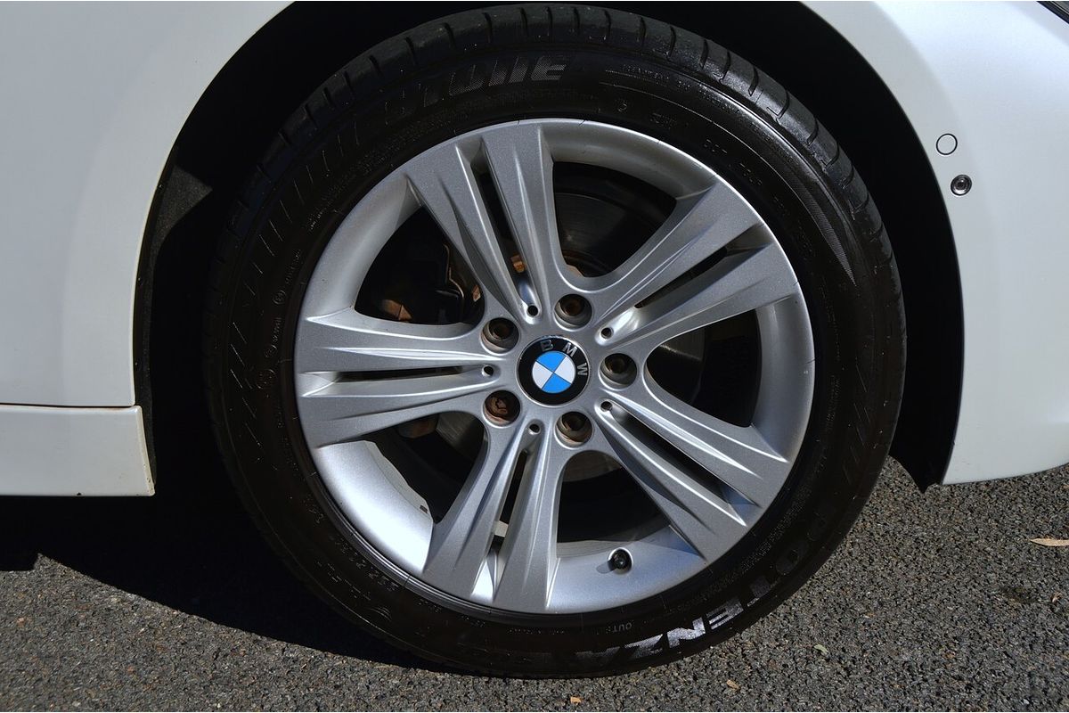 2014 BMW 3 Series 316i Sport Line F30