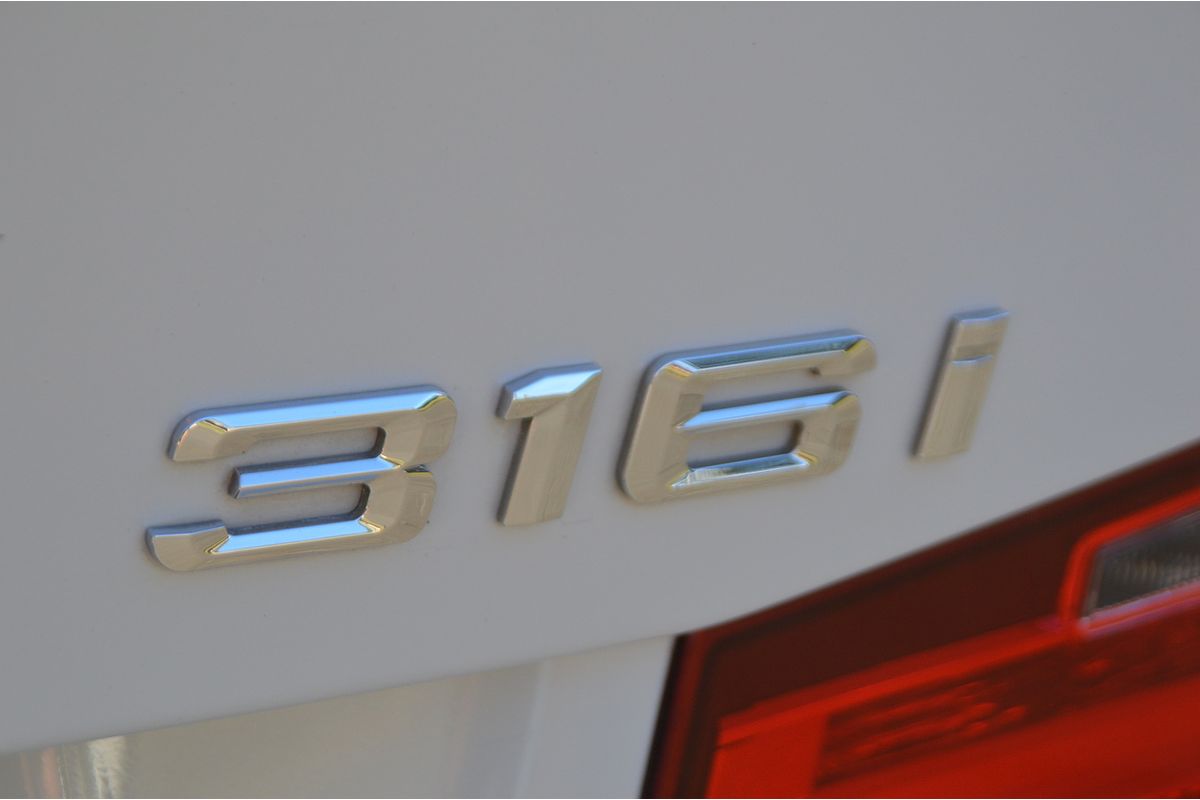 2014 BMW 3 Series 316i Sport Line F30