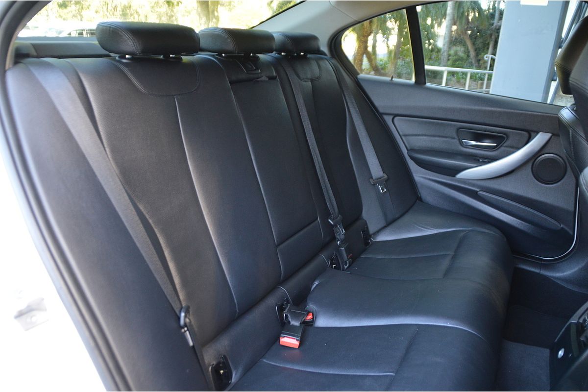 2014 BMW 3 Series 316i Sport Line F30