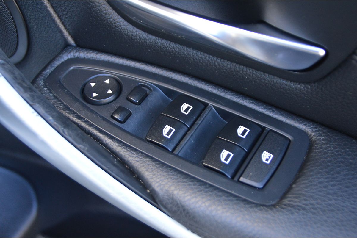 2014 BMW 3 Series 316i Sport Line F30
