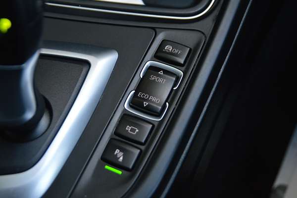 2014 BMW 3 Series 316i Sport Line F30