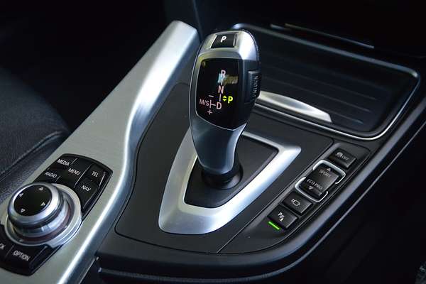 2014 BMW 3 Series 316i Sport Line F30