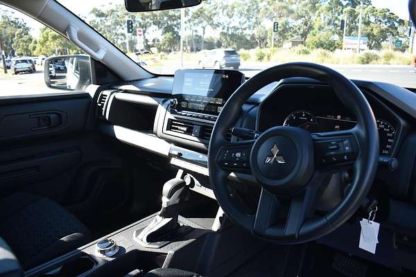 2025 Mitsubishi Triton GLX MV 4X4