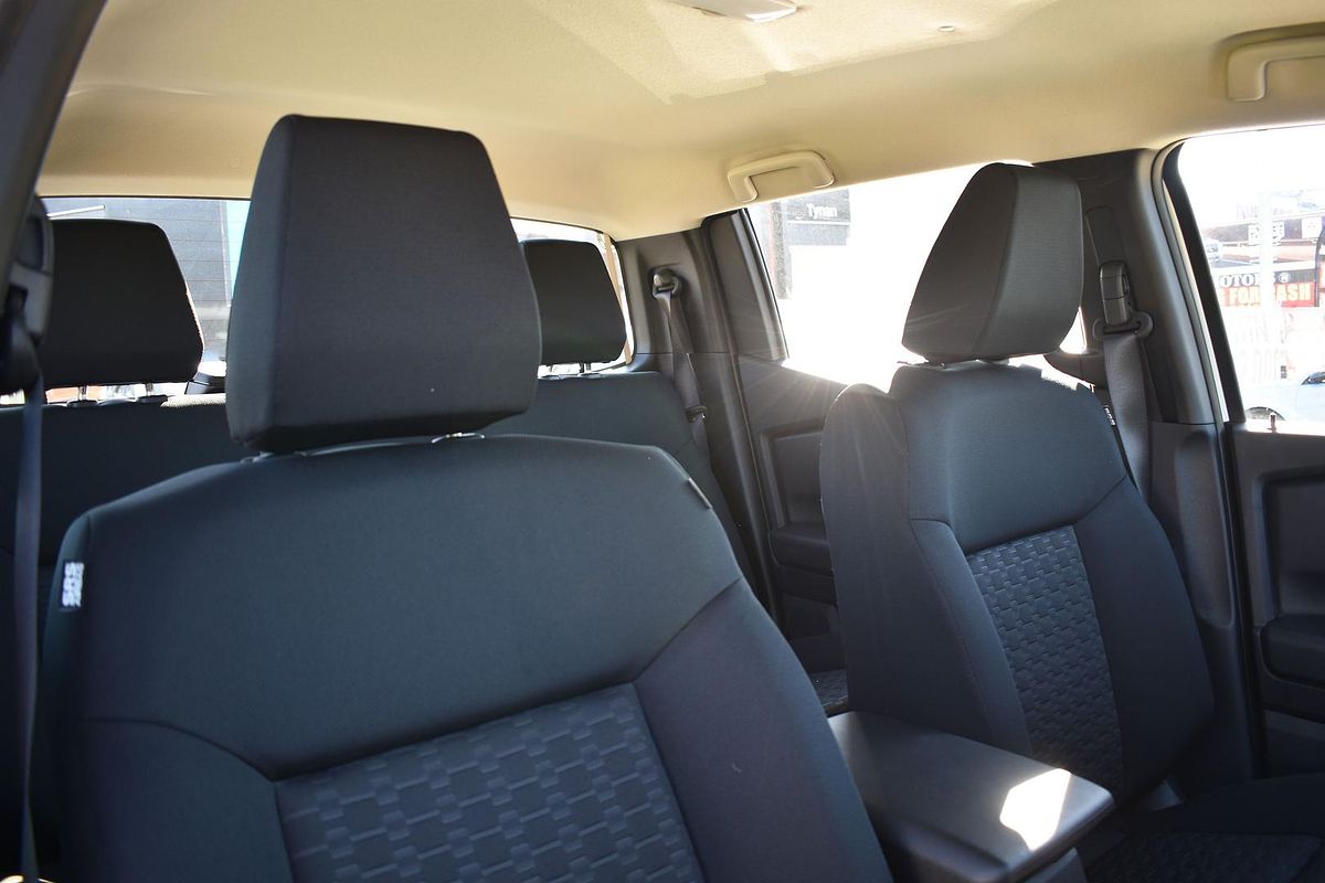 2025 Mitsubishi Triton GLX MV 4X4