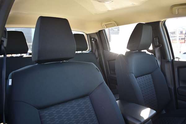 2025 Mitsubishi Triton GLX MV 4X4