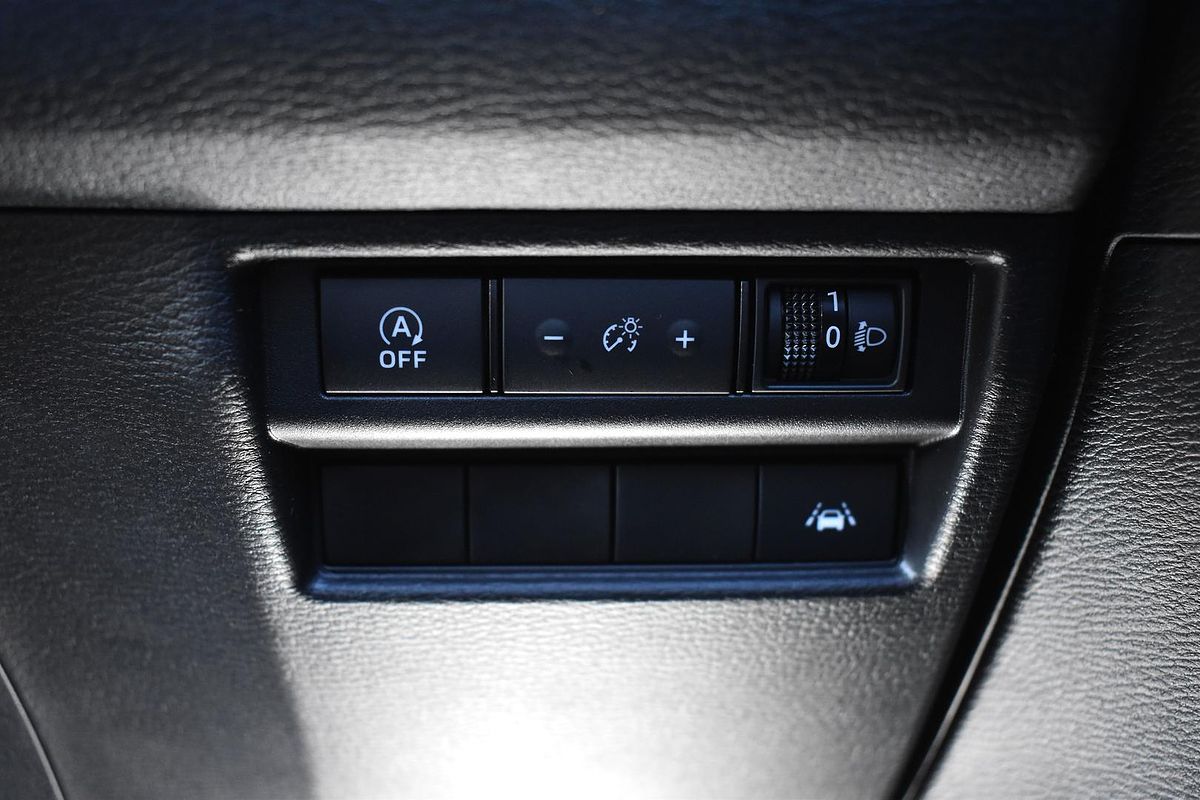 2025 Mitsubishi Triton GLX MV 4X4