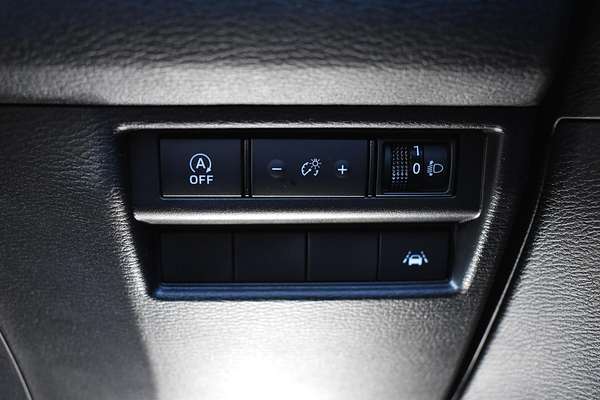 2025 Mitsubishi Triton GLX MV 4X4