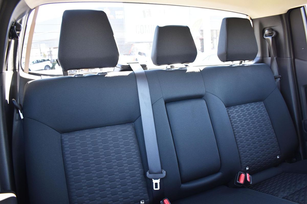 2025 Mitsubishi Triton GLX MV 4X4